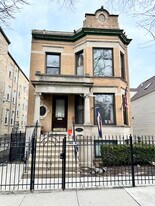 2741 N Central Park Ave, Unit 2 in Chicago, IL - Building Photo