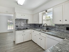 9418 Brooding Oak Cir in Houston, TX - Building Photo - Building Photo