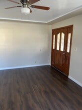 10408 McNerney Ave in South Gate, CA - Building Photo - Building Photo