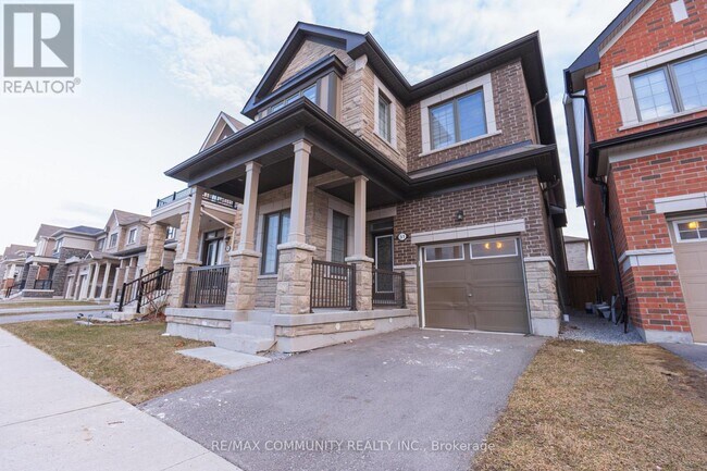 51 Cisco Dr in Whitby, ON - Building Photo - Building Photo