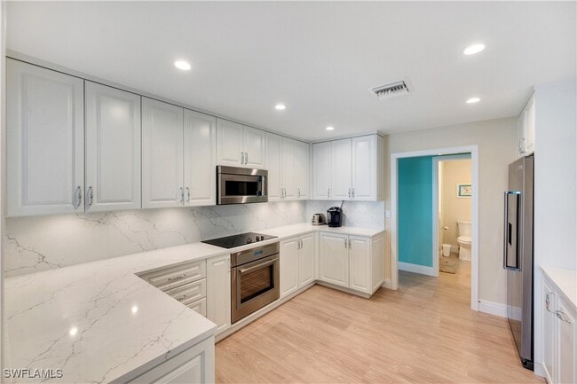 property at 1065 Gulf Shore Blvd N