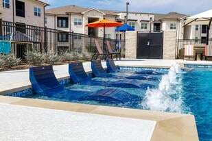 Norte 8833 in Converse, TX - Building Photo