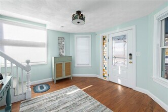 206 Riverside Ave in Warwick, RI - Building Photo - Building Photo