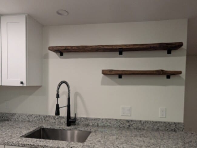 4 Cannon Rd in Brookfield, CT - Building Photo - Building Photo