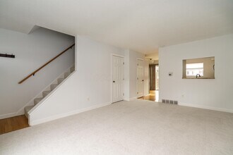 1217 Weybridge Rd in Columbus, OH - Building Photo - Building Photo