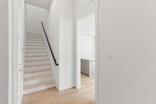 9818 Mocking Bird Hill Ln in Houston, TX - Building Photo