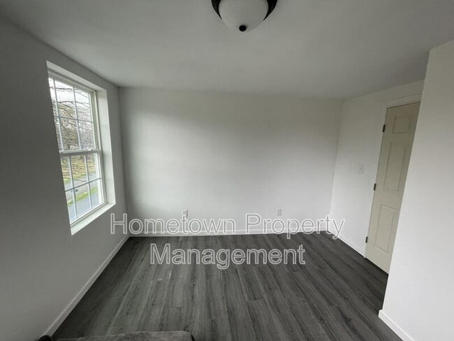 252 River Rd, Unit Unit A in Dalmatia, PA - Building Photo - Building Photo