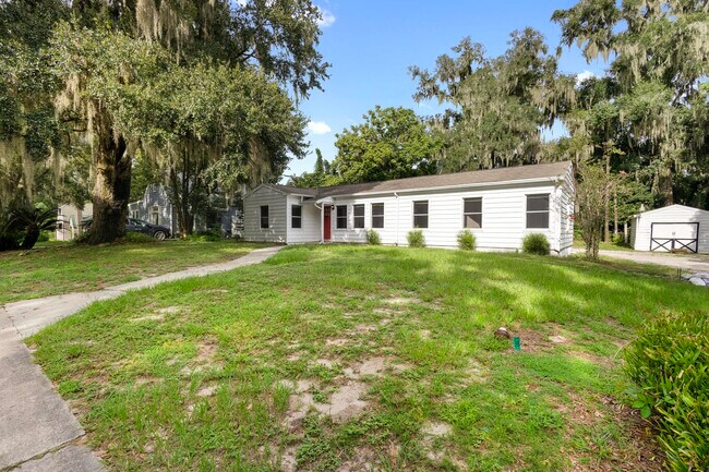 605 N Amelia Ave in DeLand, FL - Building Photo - Building Photo