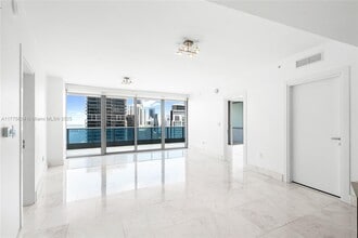 200 Biscayne Blvd Way in Miami, FL - Building Photo - Building Photo