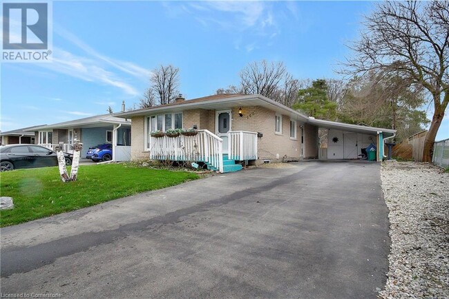 146 Appalachian Crescent in Kitchener, ON - Building Photo - Building Photo