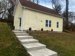 18 Harmony School Rd, Unit 1 in Flemington, NJ - Building Photo - Building Photo