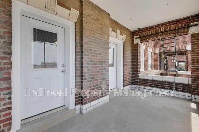30 Linwood Blvd in Kansas City, MO - Building Photo - Building Photo