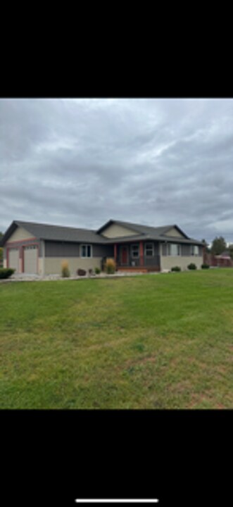 615 Folly Ln in Stevensville, MT - Building Photo