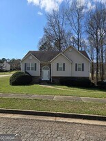 65 Trelawney Ave in Covington, GA - Building Photo