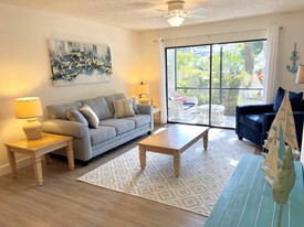 740 White Pine Tree Rd, Unit 107 in Venice, FL - Building Photo