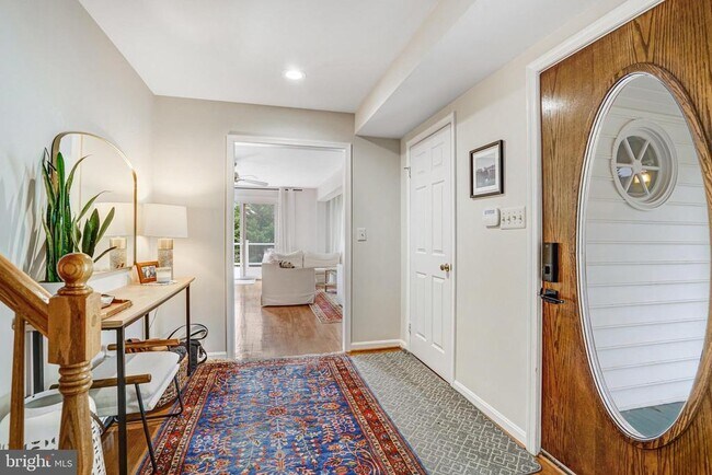 5827 Wessex Ln in Alexandria, VA - Building Photo - Building Photo