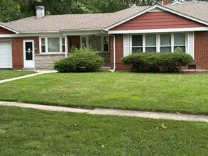 2652 Woodworth Pl in Hazel Crest, IL - Foto de edificio - Building Photo