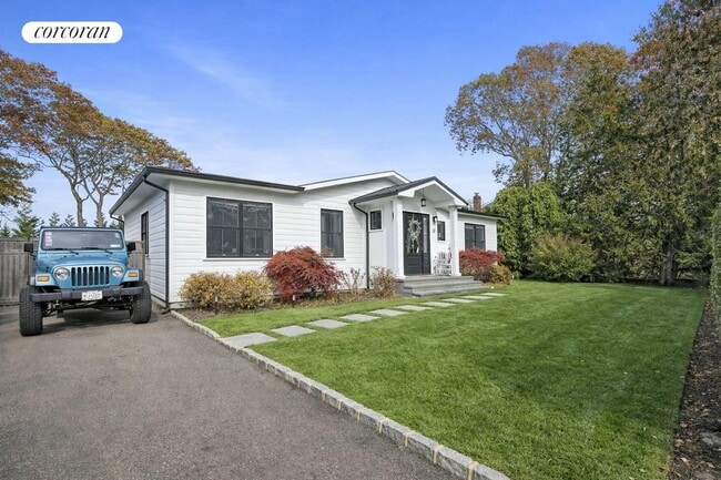 37 Maryland Blvd in Hampton Bays, NY - Building Photo - Building Photo