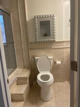 8547 Airdrome St in Los Angeles, CA - Foto de edificio - Building Photo