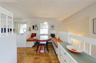 364 Bellevue Ave in Newport, RI - Building Photo - Building Photo