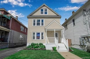 68 Sunset St, Unit Upstairs in Buffalo, NY - Building Photo