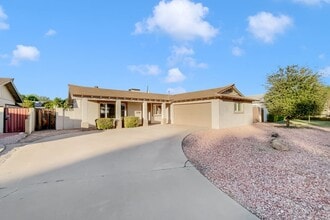 8419 E Orange Blossom Ln in Scottsdale, AZ - Building Photo - Building Photo