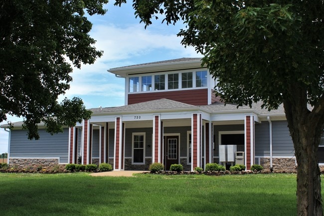 The Crown in Bowling Green, KY - Building Photo - Building Photo