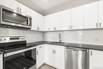 49 Beekman Ave in Sleepy Hollow, NY - Building Photo - Building Photo