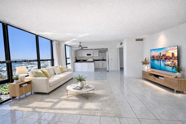 600 NE 36th St, Unit 1921 in Miami, FL - Foto de edificio - Building Photo