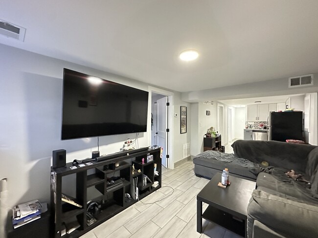 1731 N Mozart St, Unit J06P