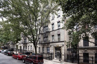 63-67 W 107th St in New York, NY - Building Photo - Building Photo