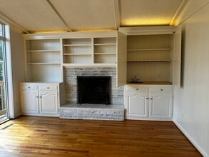 3030 Hardale Blvd, Unit 2 Upper in Ottawa Hills, OH - Building Photo - Building Photo