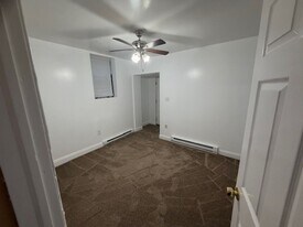 729 N 43rd St in Philadelphia, PA - Building Photo