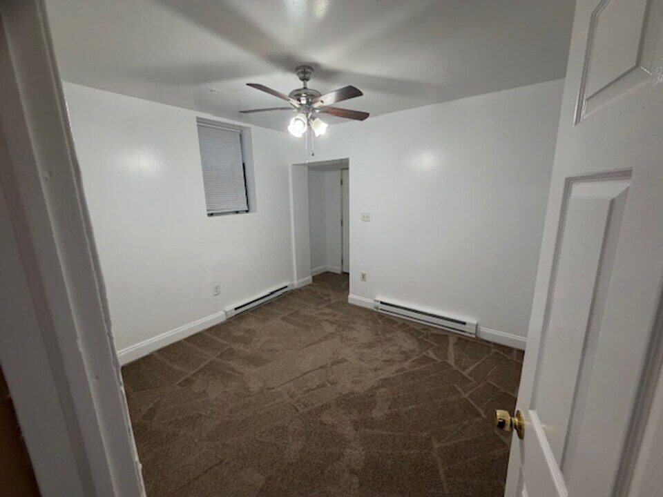 729 N 43rd St in Philadelphia, PA - Foto de edificio