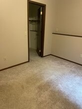 1211 Greenhill Dr in Thief River Falls, MN - Building Photo - Building Photo