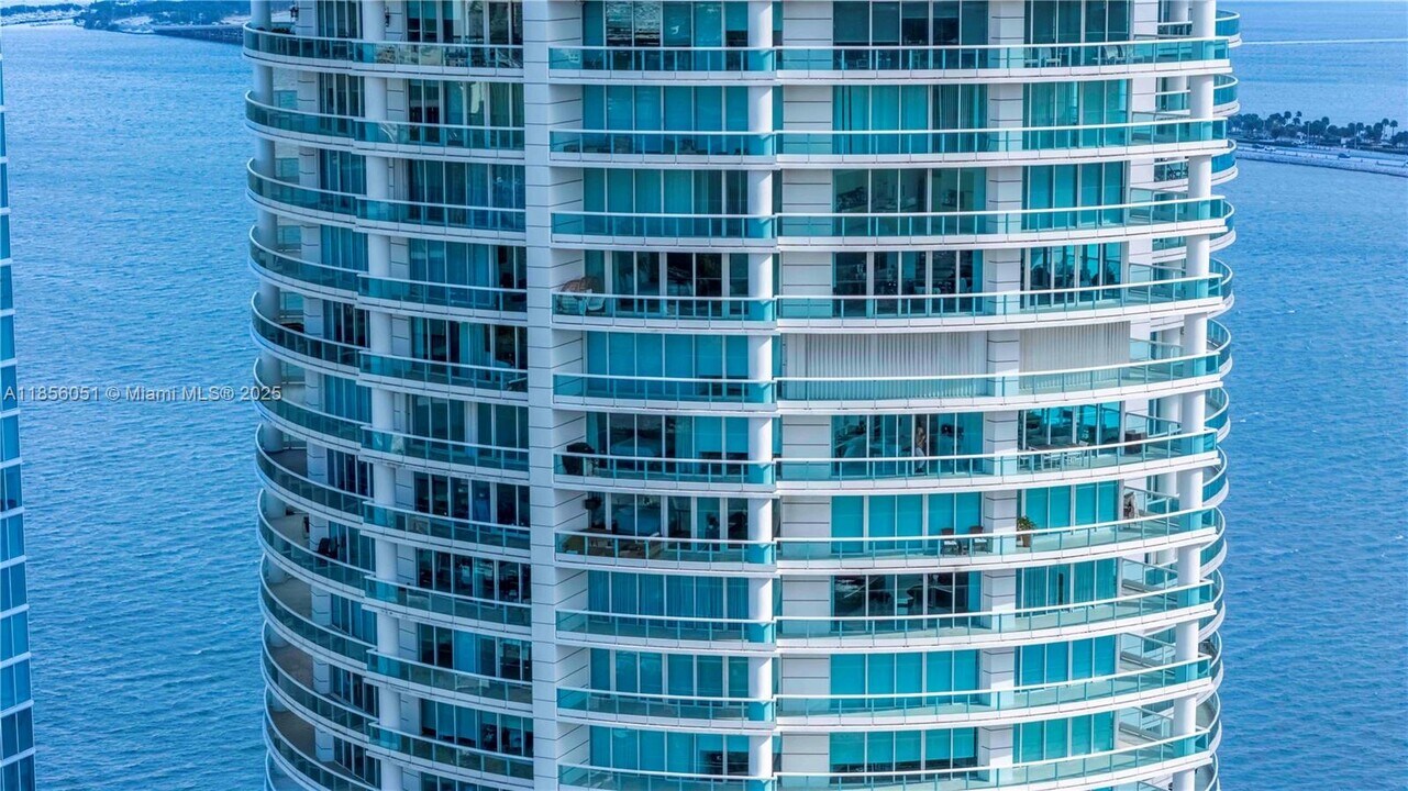 2127 Brickell Ave in Miami, FL - Building Photo