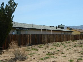 21469 Bear Valley Outer Hwy in Apple Valley, CA - Building Photo - Building Photo