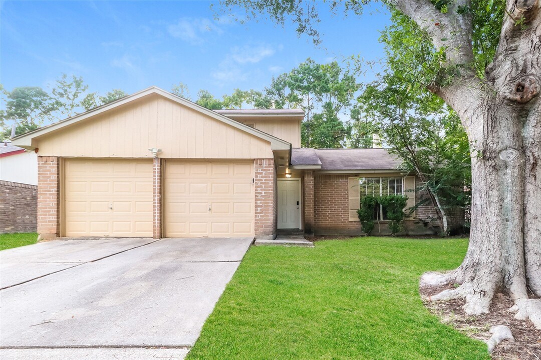 2227 Lexington Woods Dr in Spring, TX - Building Photo