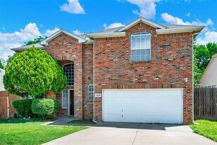 4450 Sharpsburg Dr in Grand Prairie, TX - Building Photo
