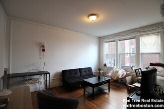 2003 Commonwealth Ave in Boston, MA - Foto de edificio - Building Photo