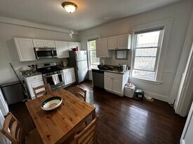 294 Windsor St, Unit 2 in Cambridge, MA - Building Photo