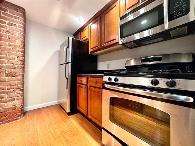 4 Bishop St, Unit G11 in Framingham, MA - Foto de edificio - Building Photo