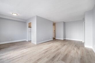 Gloucester Apartments in Ottawa, ON - Foto de edificio - Interior Photo