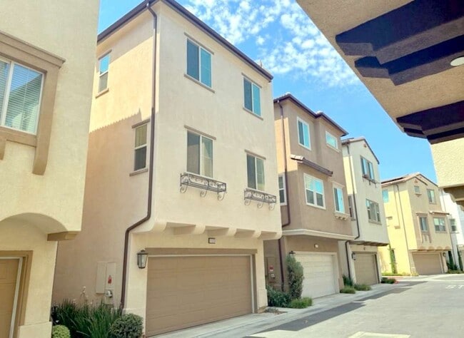 property at 11223 N Alta Ave