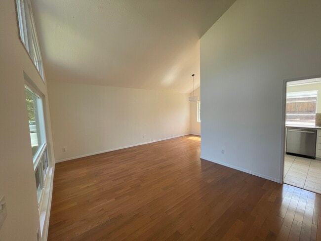 1543 Calle Violetas in Encinitas, CA - Building Photo - Building Photo