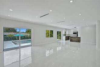 1840 NE 199th St in Miami, FL - Building Photo - Building Photo
