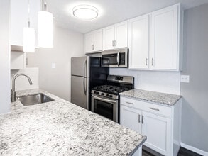 Pepperwood Townhomes & Gardens in Mayfield Heights, OH - Building Photo - Building Photo