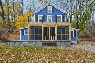 916 East End Rd in Newton, NJ - Building Photo