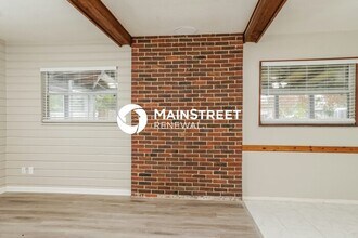 1010 N Lavon Ave in Kissimmee, FL - Foto de edificio - Building Photo