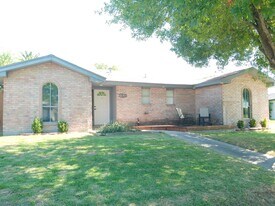 1822 Volga Dr in Corpus Christi, TX - Building Photo